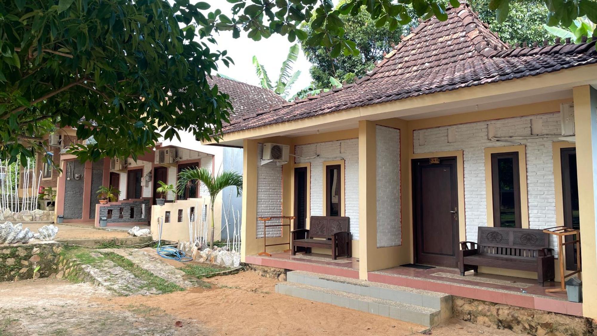 Mangrove Inn Karimunjawa-Inseln Exterior foto